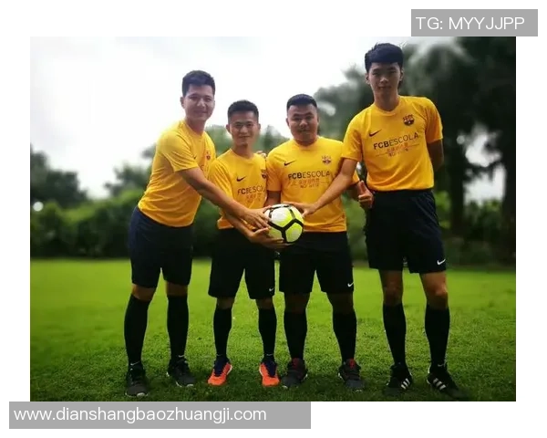 《我就是球星足球队勇夺冠军拼搏精神铸就辉煌赛场传奇》 《我就是球星足球队勇夺冠军拼搏精神铸就辉煌赛场传奇》