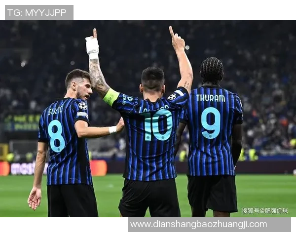 以吓足球球星的成长之路与赛场辉煌瞬间全面解读